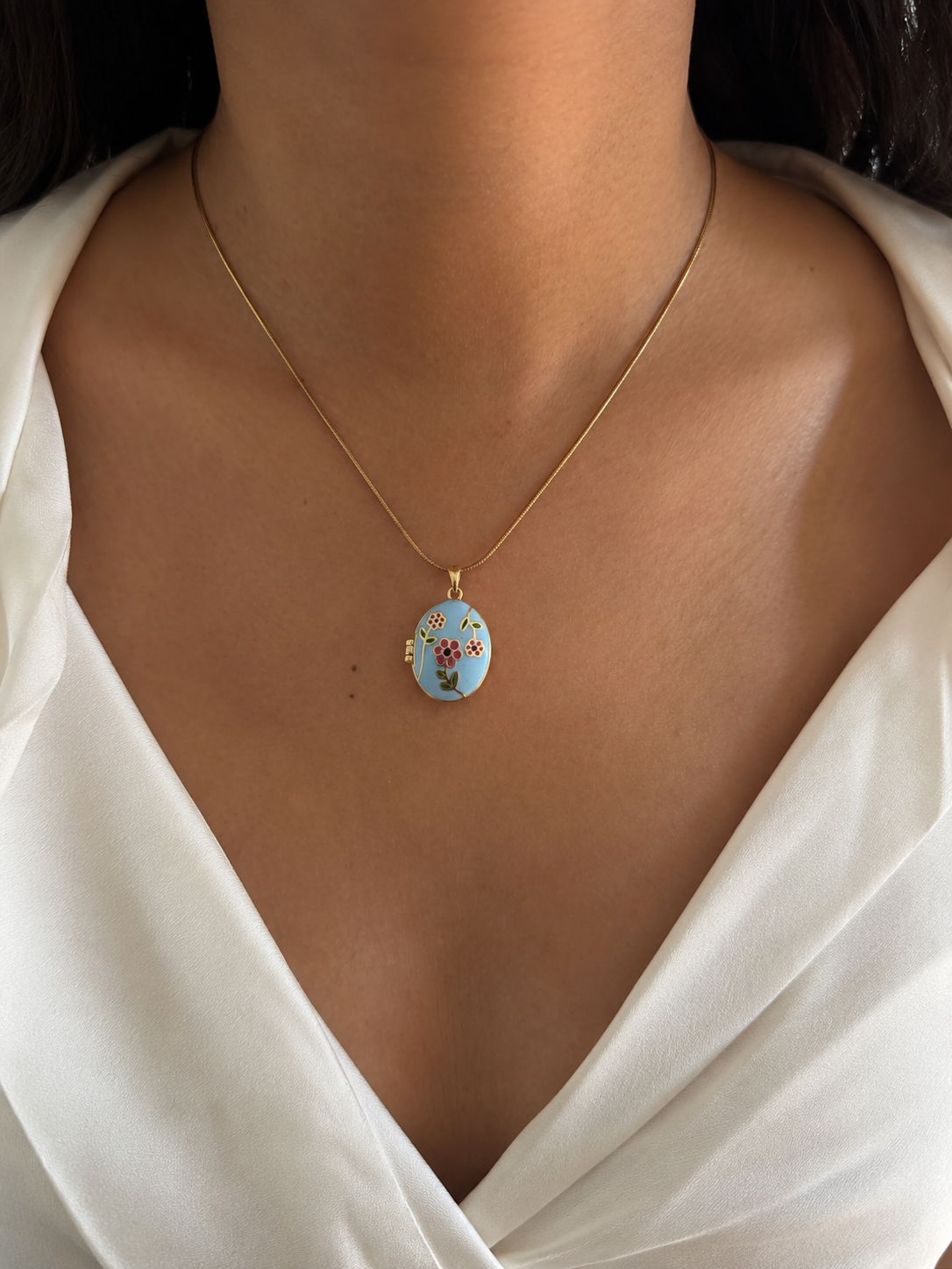 Vintage Photoframe Openable Gold Necklace (Blue)