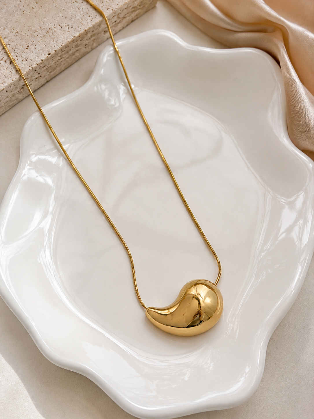 Teardrop Pendant Necklace